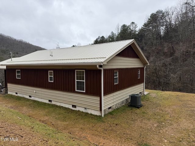 471 Early Branch Road, Rogersville, TN 37857