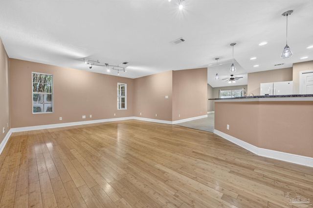 7117 Dale St, Pensacola, FL 32503