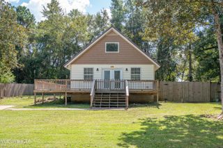 1076-R Lilinoe Way, Diamondhead, MS 39525