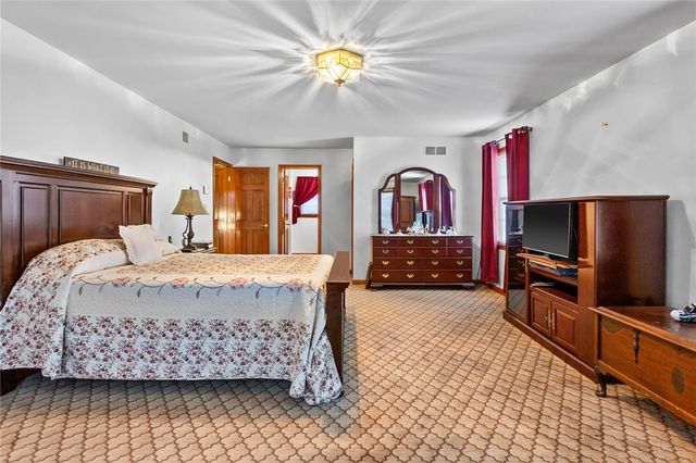 255 Timothy Avenue, Lower Nazareth Twp, PA 18020