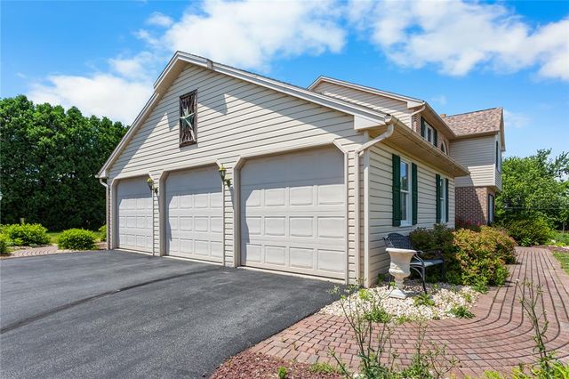 255 Timothy Avenue, Lower Nazareth Twp, PA 18020