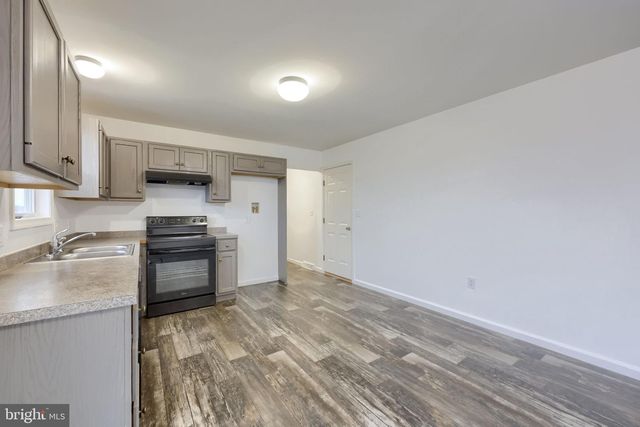 10 HILLSIDE DRIVE, Newmanstown, PA 17073