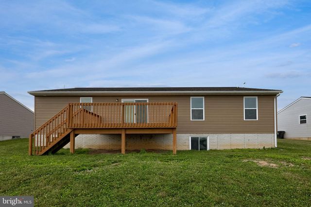 10 HILLSIDE DRIVE, Newmanstown, PA 17073