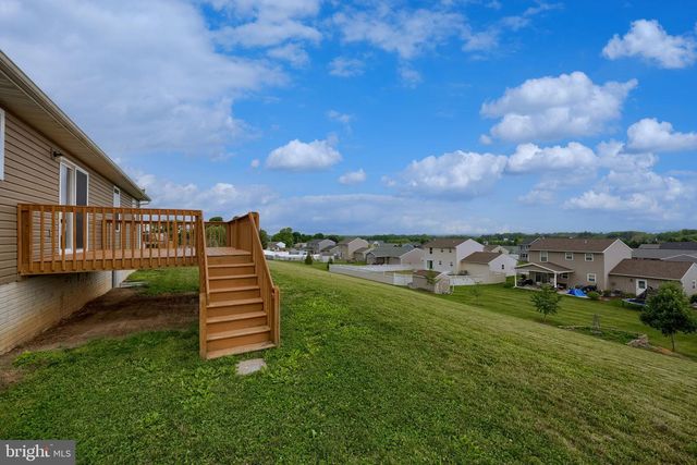 10 HILLSIDE DRIVE, Newmanstown, PA 17073