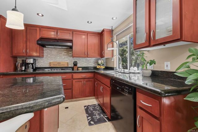 4873 Sunrise Valley Dr., El Cajon, CA 92020