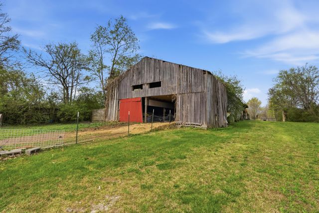 5977 Old Highway 431, Springfield, TN 37172