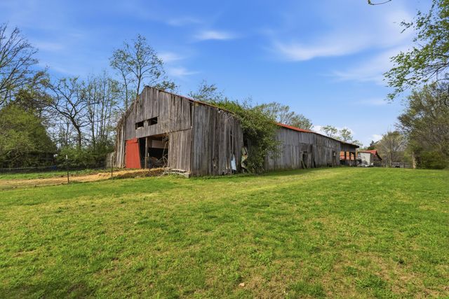 5977 Old Highway 431, Springfield, TN 37172