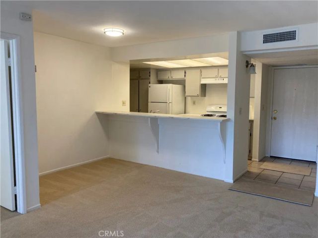 8505 Columbus Avenue 111, North Hills, CA 91343