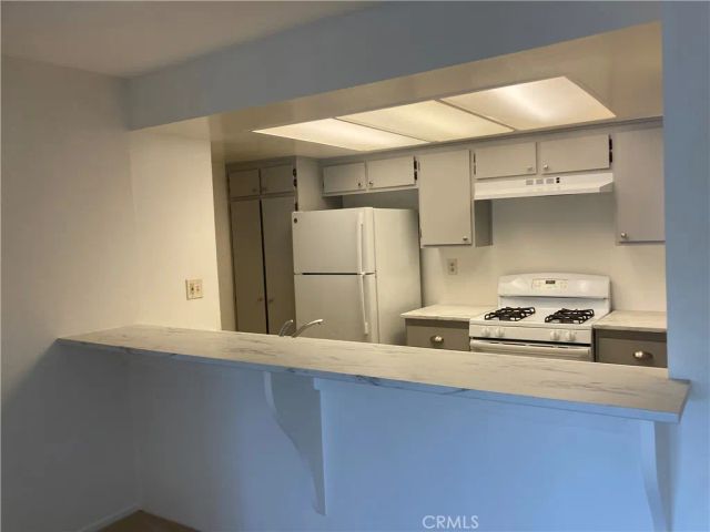 8505 Columbus Avenue 111, North Hills, CA 91343