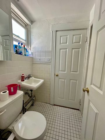 40 Orchard Rd 2, Brookline, MA 02445