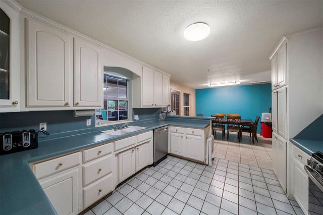 1829 Ranchwood Drive, Newcastle, OK 73065