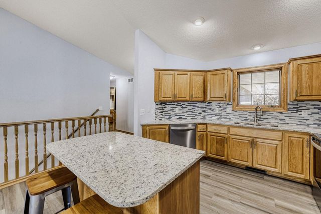 6236 Creekview Lane N, Brooklyn Park, MN 55443