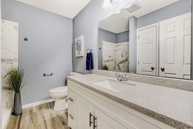 6236 Creekview Lane N, Brooklyn Park, MN 55443