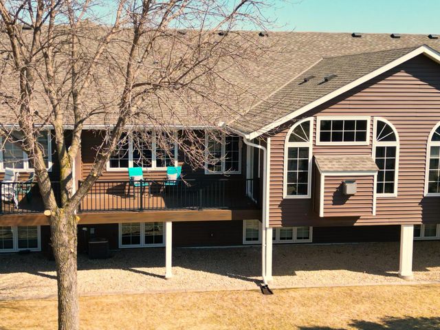 6236 Creekview Lane N, Brooklyn Park, MN 55443