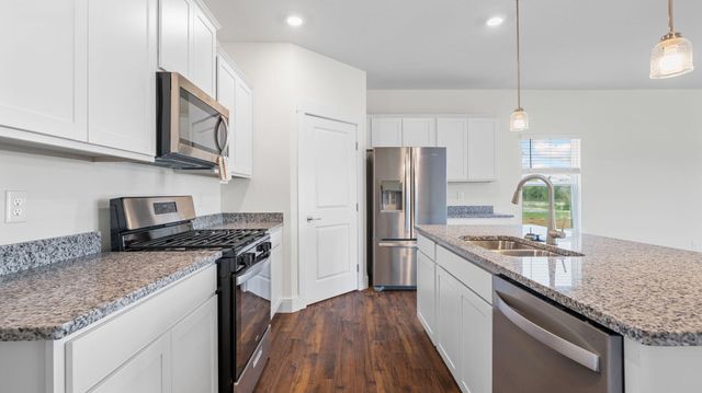 8015 Watercolour Lane, Ooltewah, TN 37363