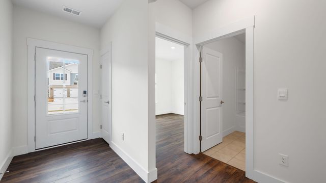 8015 Watercolour Lane, Ooltewah, TN 37363