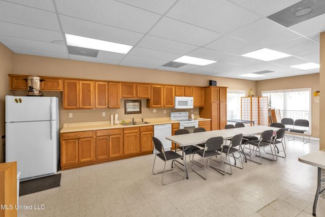 548 W Beach Boulevard, 141, Long Beach, MS 39560