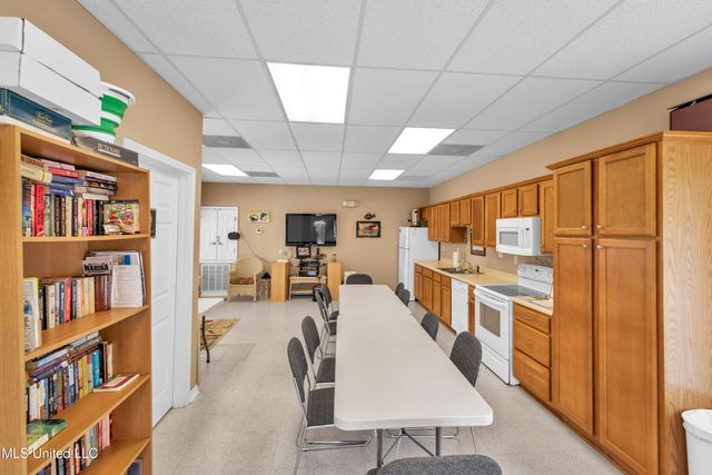 548 W Beach Boulevard, 141, Long Beach, MS 39560