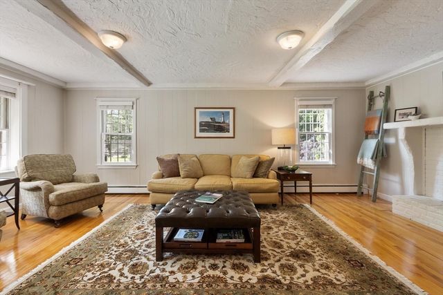 19 Lincoln Dr, Acton, MA 01720