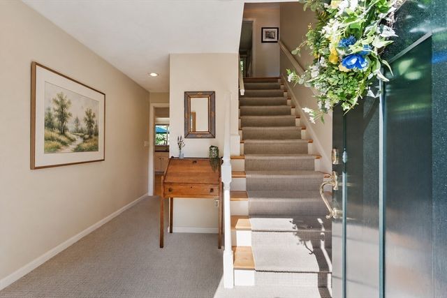 19 Lincoln Dr, Acton, MA 01720