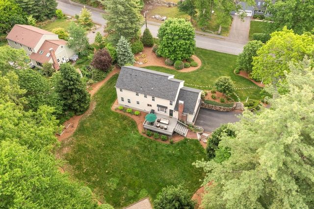 19 Lincoln Dr, Acton, MA 01720