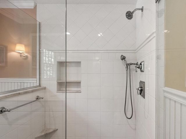 19 Lincoln Dr, Acton, MA 01720