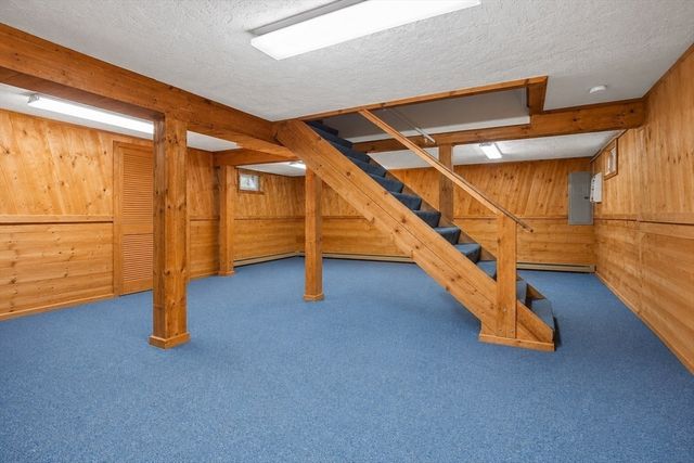 19 Lincoln Dr, Acton, MA 01720