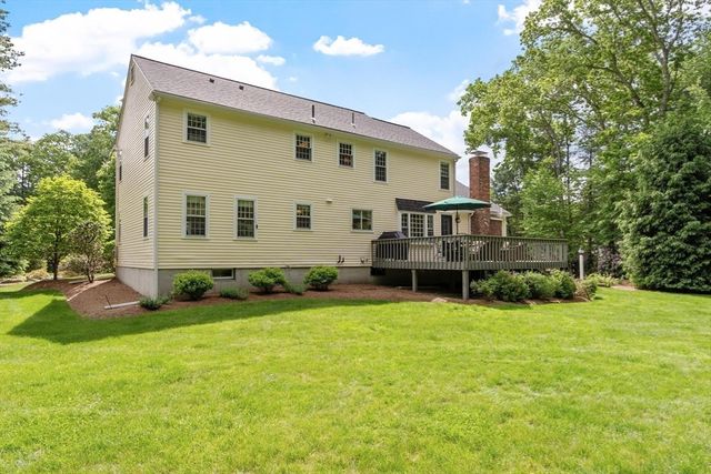 19 Lincoln Dr, Acton, MA 01720
