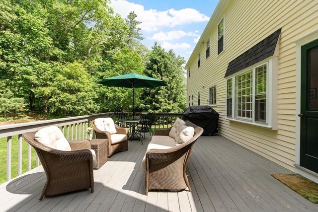 19 Lincoln Dr, Acton, MA 01720