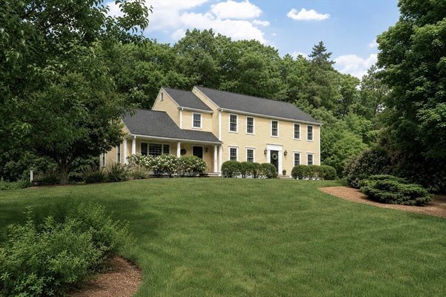19 Lincoln Dr, Acton, MA 01720