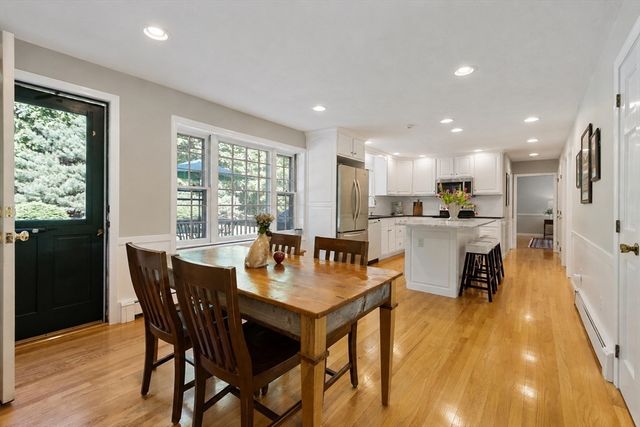 19 Lincoln Dr, Acton, MA 01720