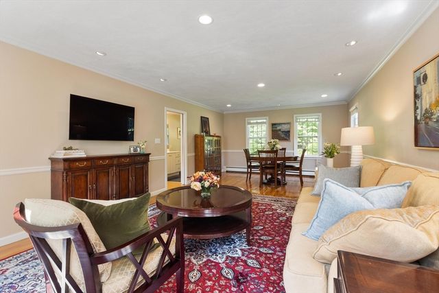 19 Lincoln Dr, Acton, MA 01720