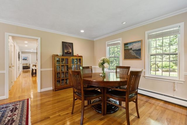 19 Lincoln Dr, Acton, MA 01720