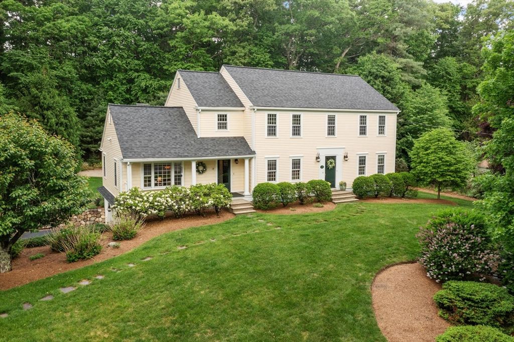 19 Lincoln Dr, Acton, MA 01720