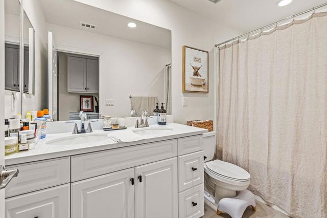 506 Willowmore Street, Vista, CA 92081