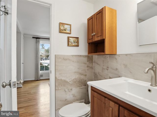 8818 COLD SPRING RD, Potomac, MD 20854