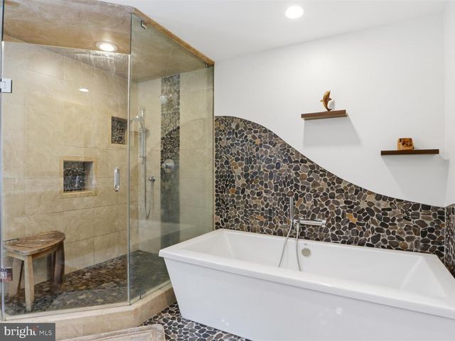 8818 COLD SPRING RD, Potomac, MD 20854