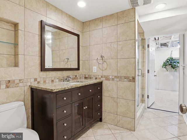 8818 COLD SPRING RD, Potomac, MD 20854