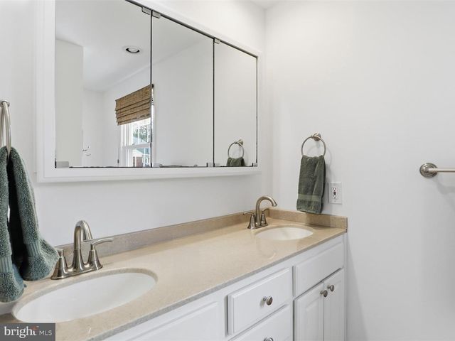 8818 COLD SPRING RD, Potomac, MD 20854