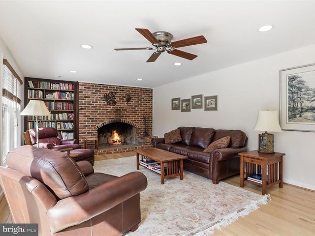 8818 COLD SPRING RD, Potomac, MD 20854