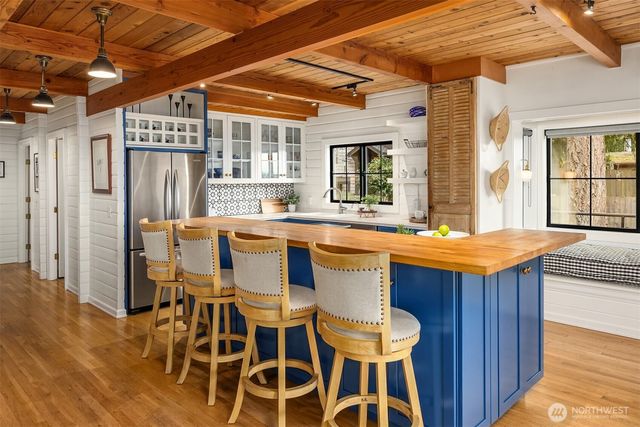 15451 Harvey Road NE, Bainbridge Island, WA 98110