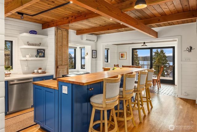 15451 Harvey Road NE, Bainbridge Island, WA 98110