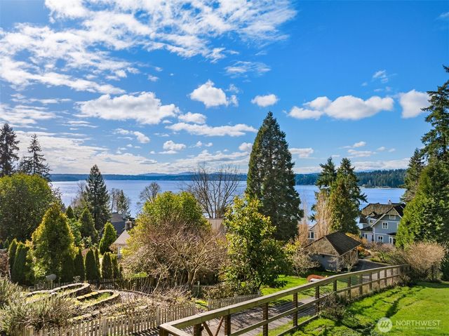 15451 Harvey Road NE, Bainbridge Island, WA 98110