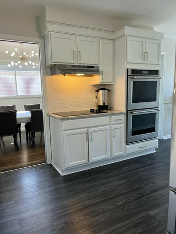 23181 Parklawn Street, Oak Park City, MI 48237