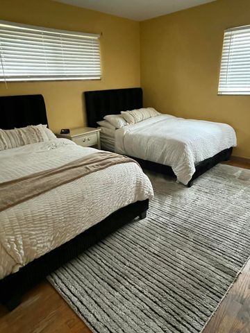 23181 Parklawn Street, Oak Park City, MI 48237