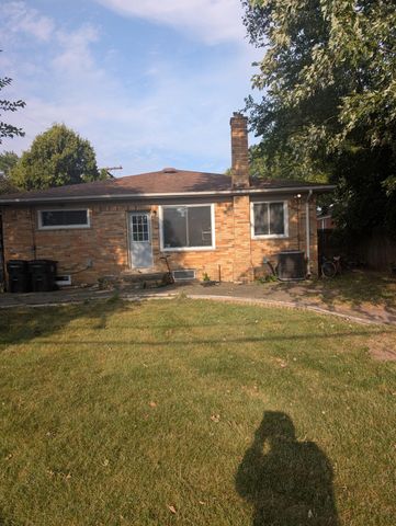 23181 Parklawn Street, Oak Park City, MI 48237