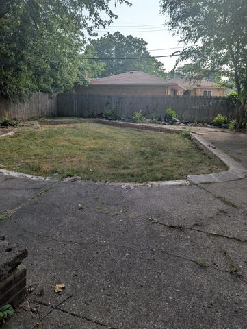 23181 Parklawn Street, Oak Park City, MI 48237