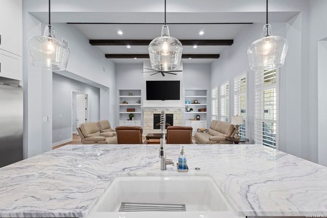 11103 Kendall Canyon, San Antonio, TX 78255