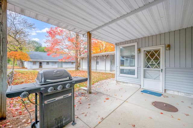 18751 16 Mile Rd, Big Rapids, MI 49307