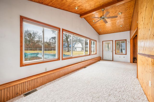 18751 16 Mile Rd, Big Rapids, MI 49307